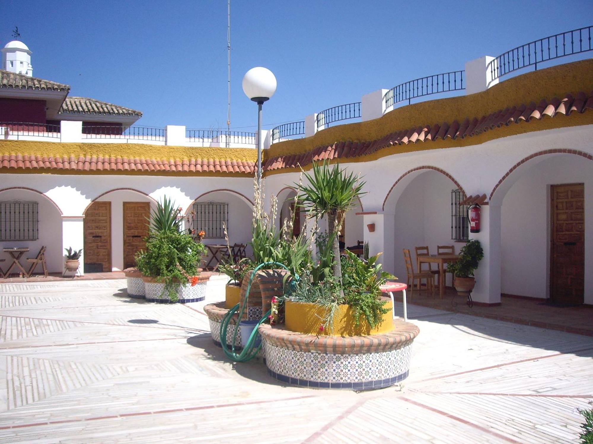 Hostal Mini Golf Los Canos De Meca Ngoại thất bức ảnh