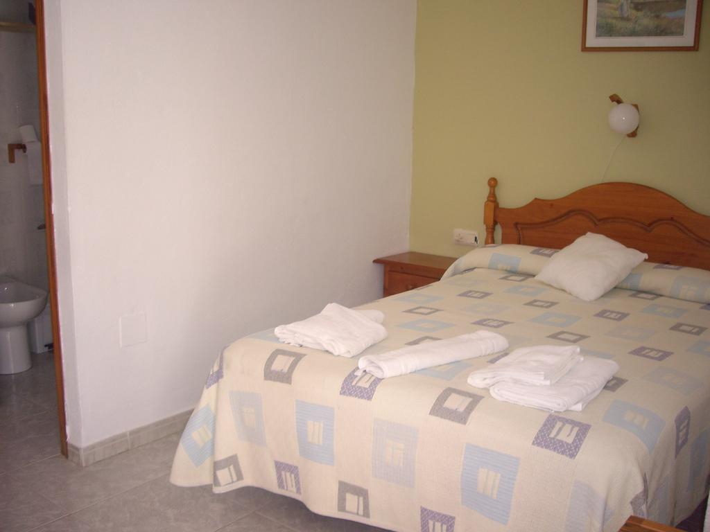 Hostal Mini Golf Los Canos De Meca Phòng bức ảnh